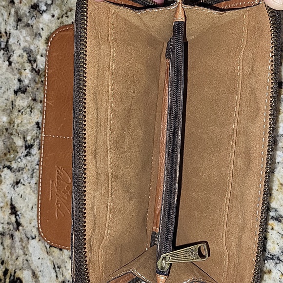 Patricia Nash Summer Garden Oria Wallet - Picture 6 of 10